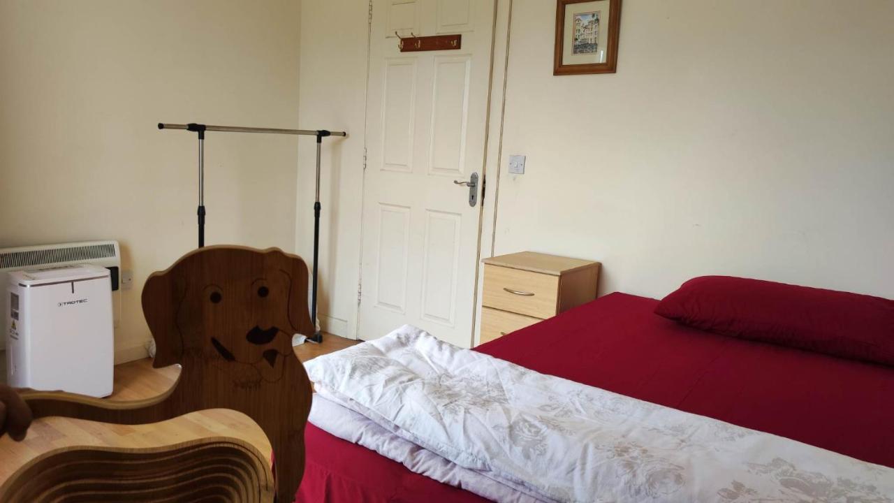 Homestay Budget-friendly Self-serve Lodging Galway