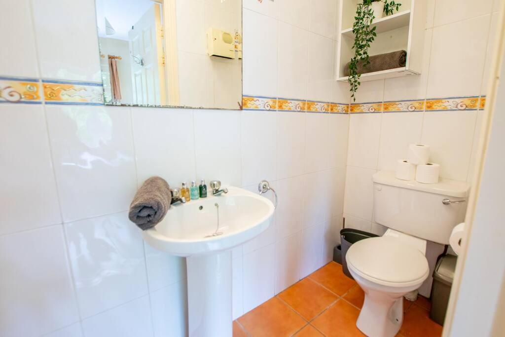 31 - Stunning Duplex By Shortstays *