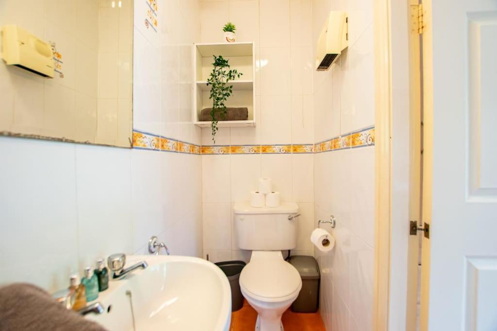 Holiday home 105 - Lovely Townhouse By Shortstays