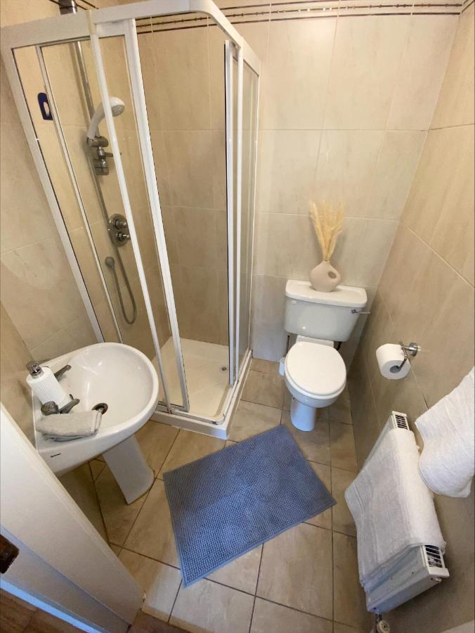 Cosy 4 Bedroom House With Rear Garden Patio Holiday home Galway