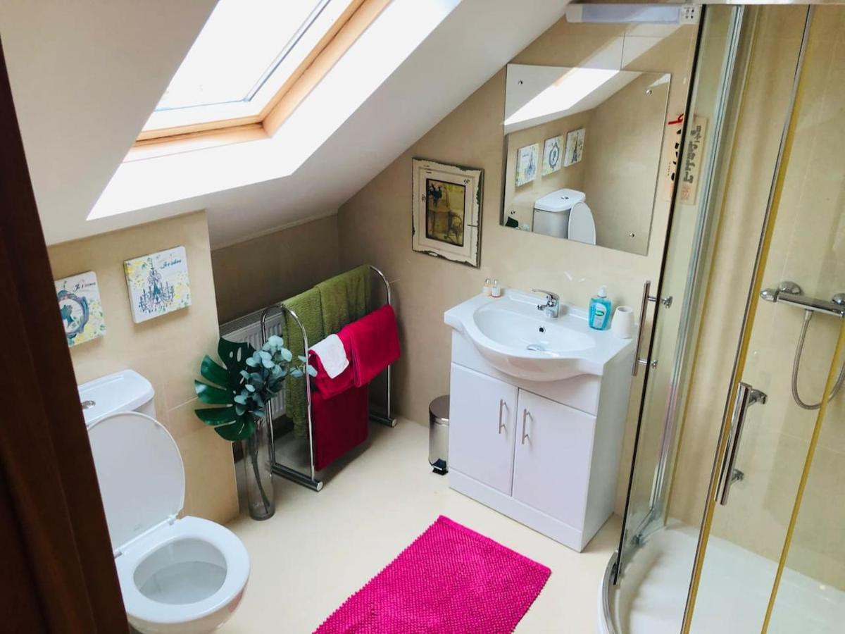 Connemara. 3 Bedroom, 8 Bed, Holiday home *