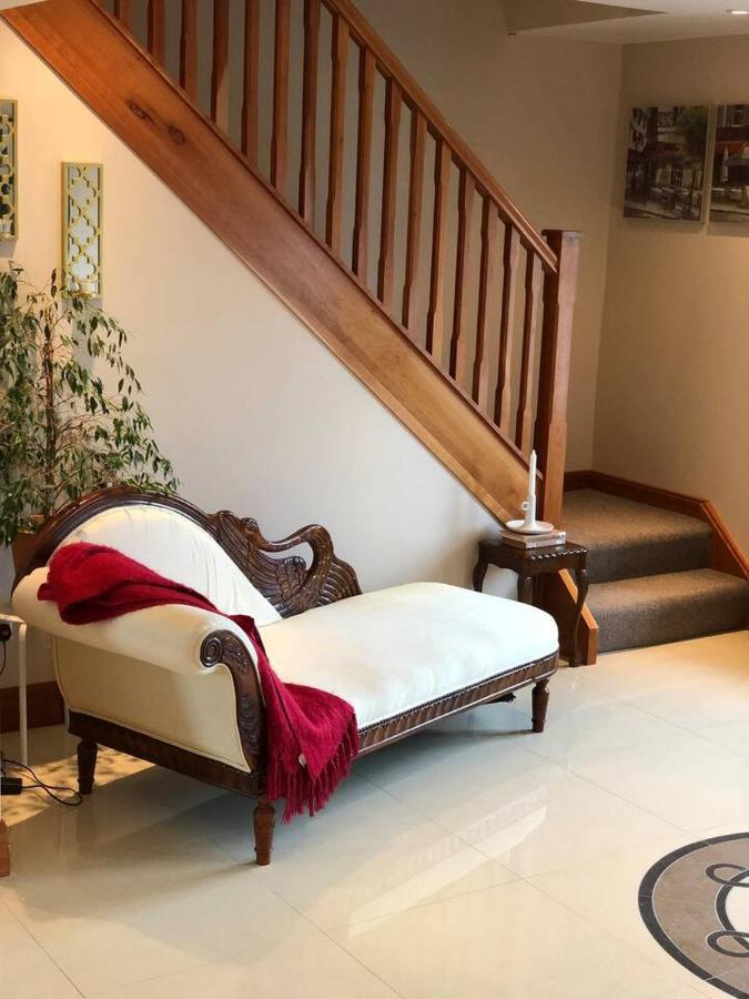 Connemara. 3 Bedroom, 8 Bed,