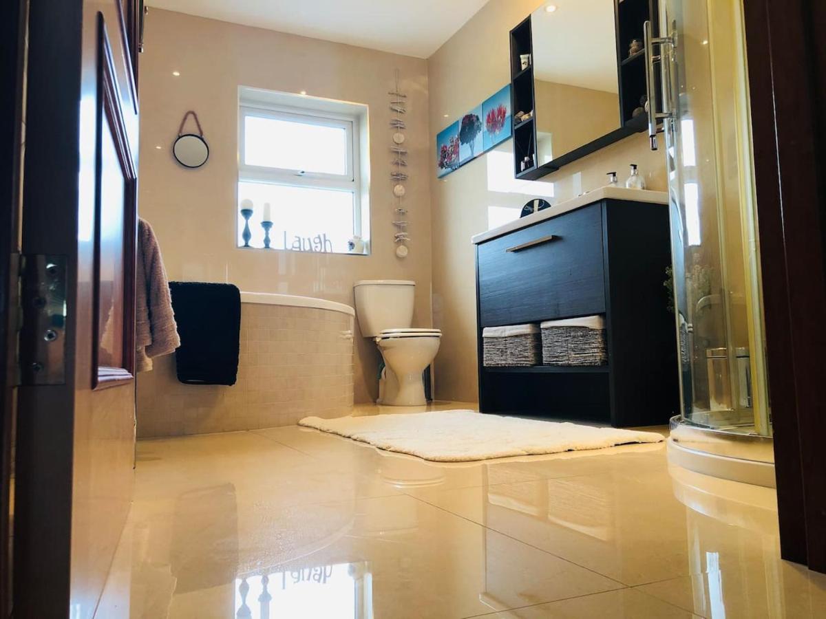 Connemara. 3 Bedroom, 8 Bed, Holiday home Galway