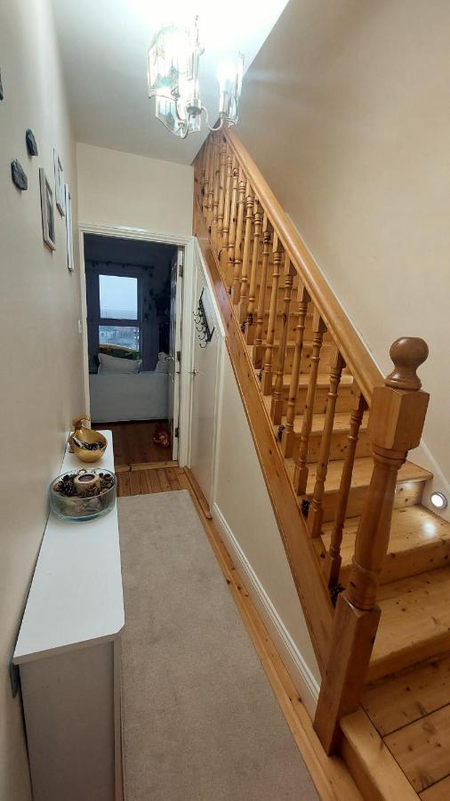 Private Double Bedroom In Front Of The Port - Homestay Galway
