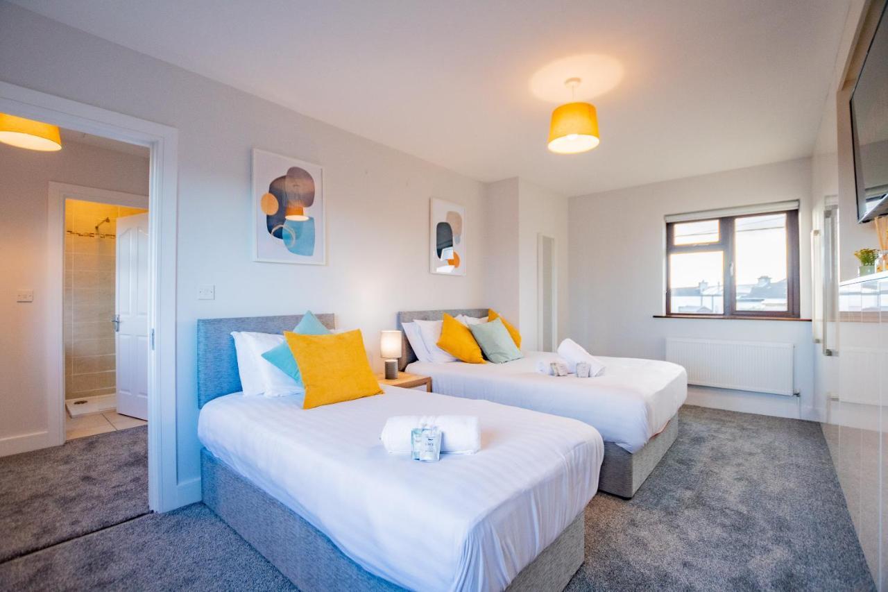 Centre House With Parking Holiday home *