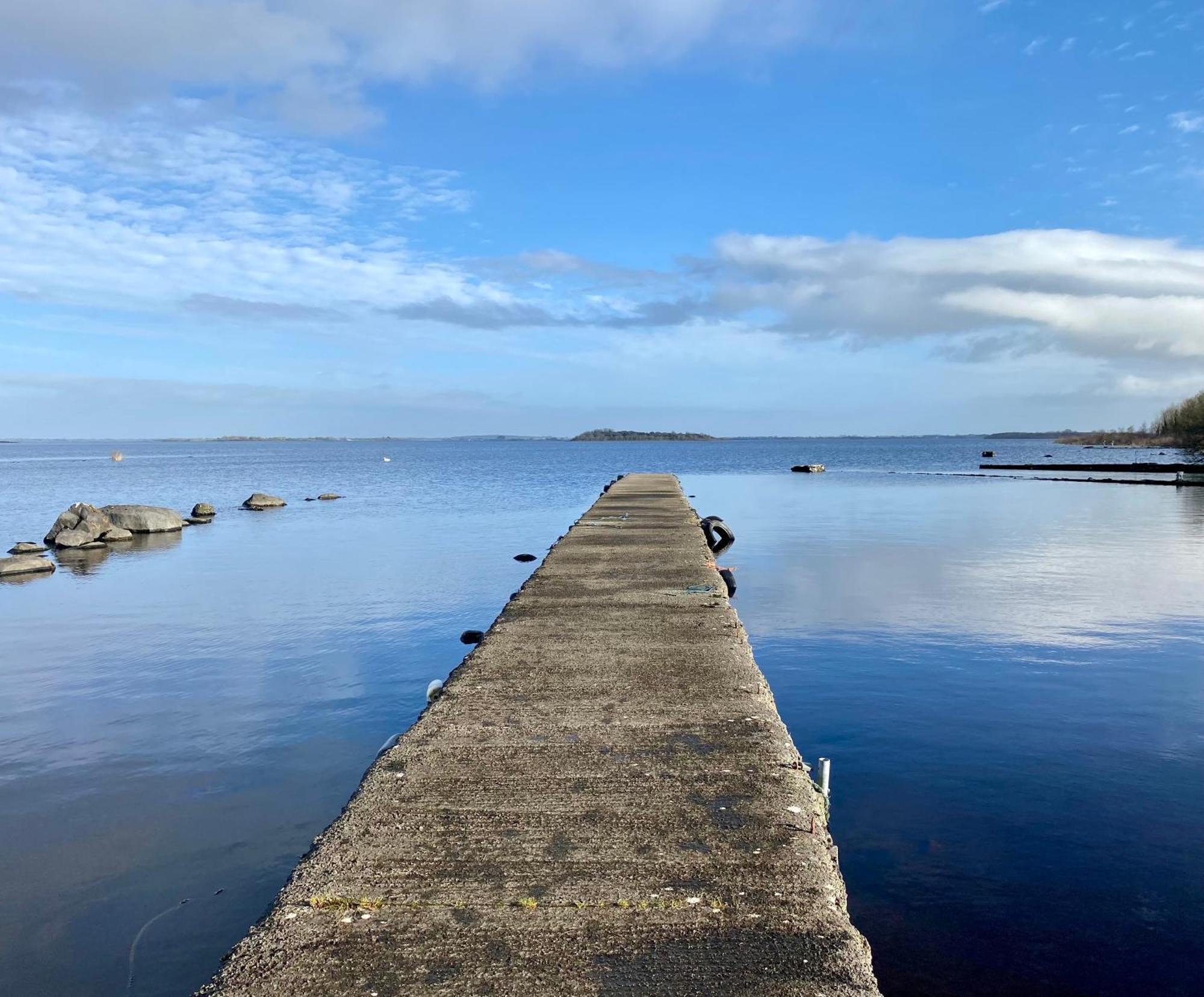 Golfing, Walking, Fishing Rest - Sleeps 8 Galway