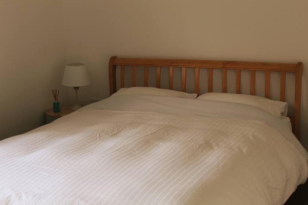 Golfing, Walking, Fishing Rest - Sleeps 8 Galway