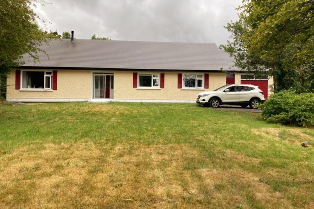 Golfing, Walking, Fishing Rest - Sleeps 8 Holiday home Galway