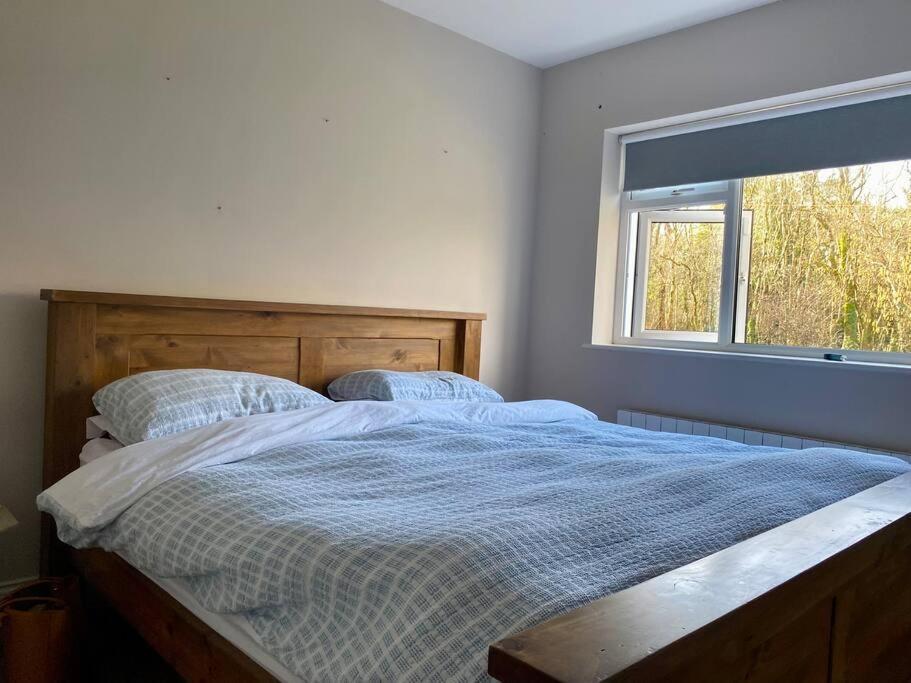 Golfing, Walking, Fishing Rest - Sleeps 8 *