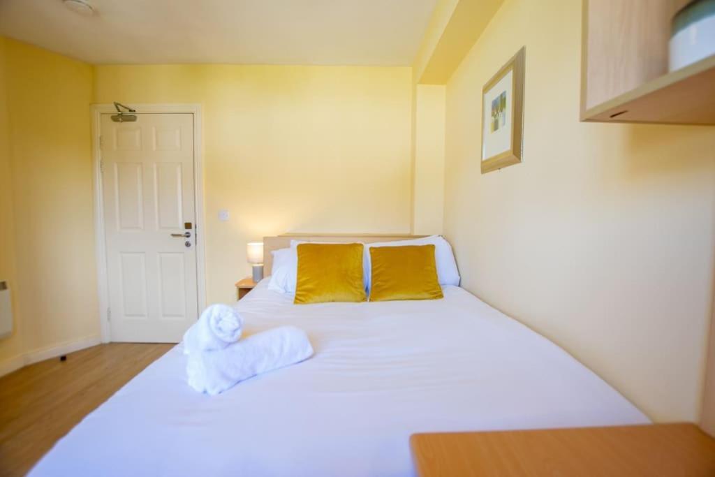 71 - Spacious Townhouse With Parking By Shortstays Galway