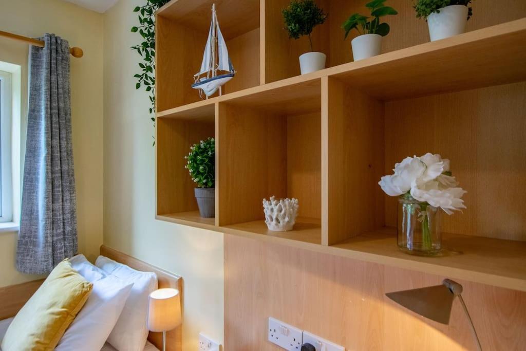 74 - 4 Bed Townhouse With Parking By Shortstays * Galway