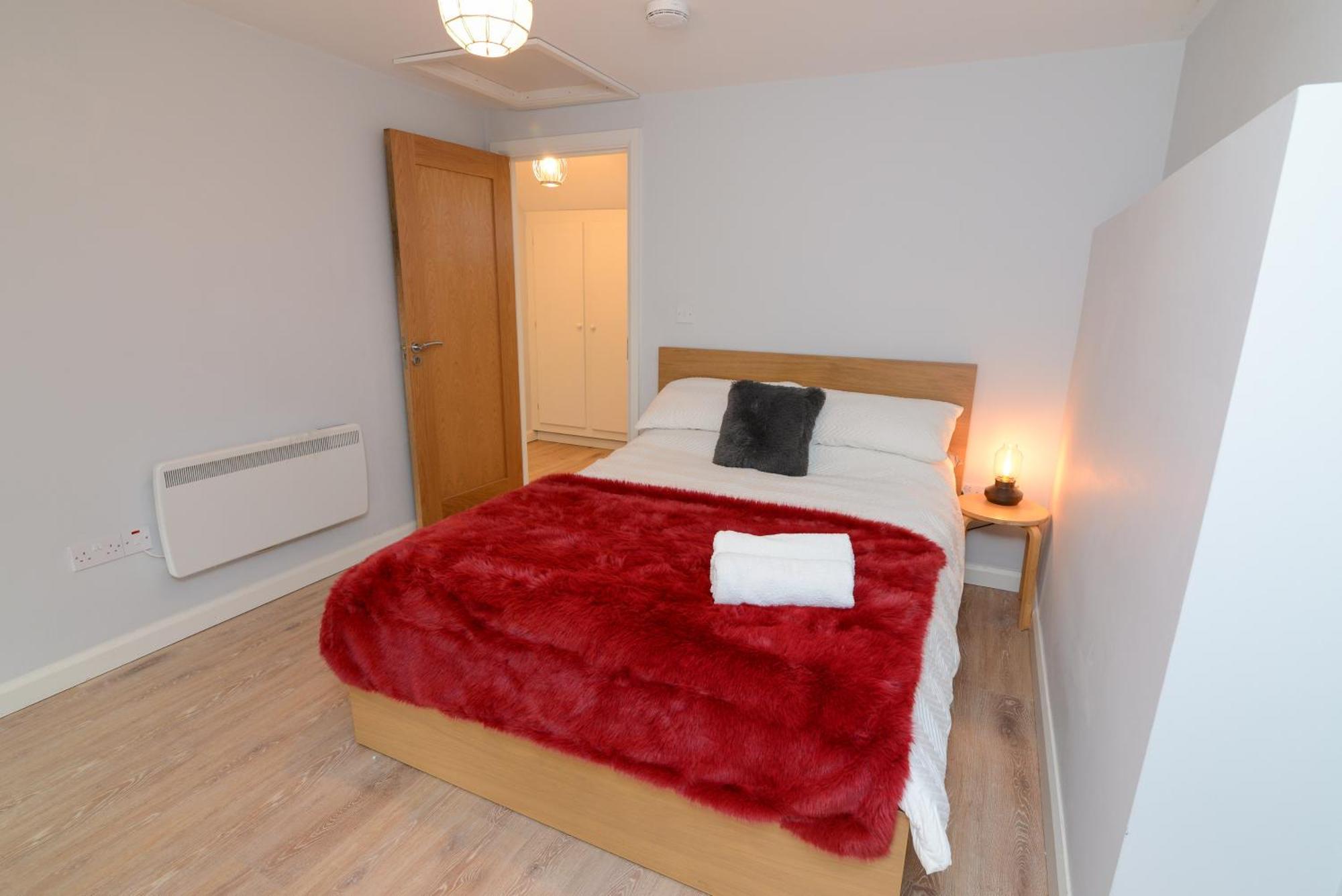 Apartment The Red Keep Fab Location - Two Bed - Two Bathrooms -townhouse *