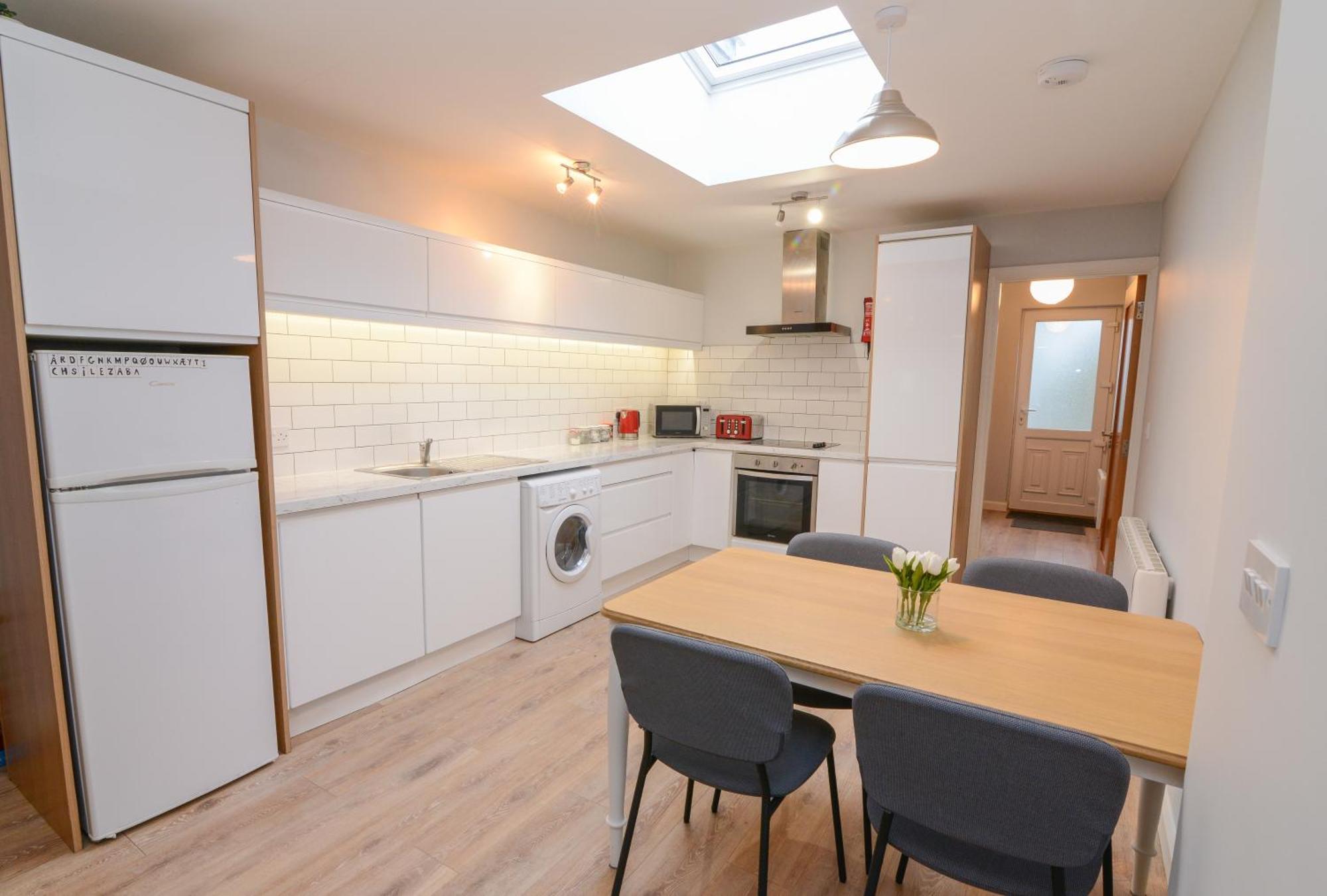 The Red Keep Fab Location - Two Bed - Two Bathrooms -townhouse Apartment