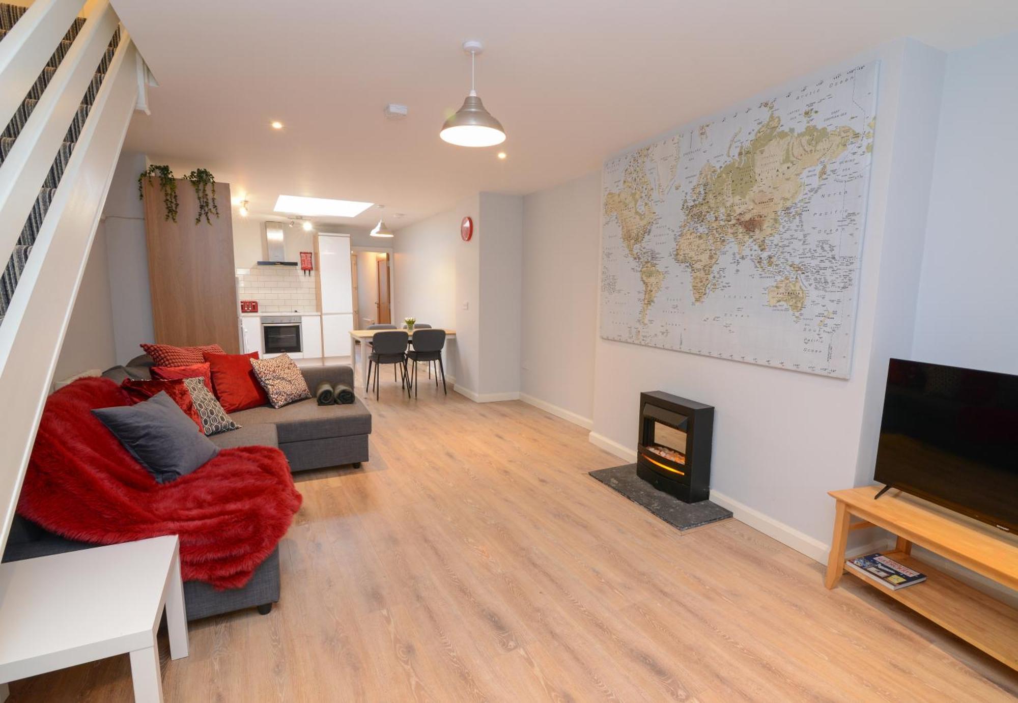 The Red Keep Fab Location - Two Bed - Two Bathrooms -townhouse Apartment *