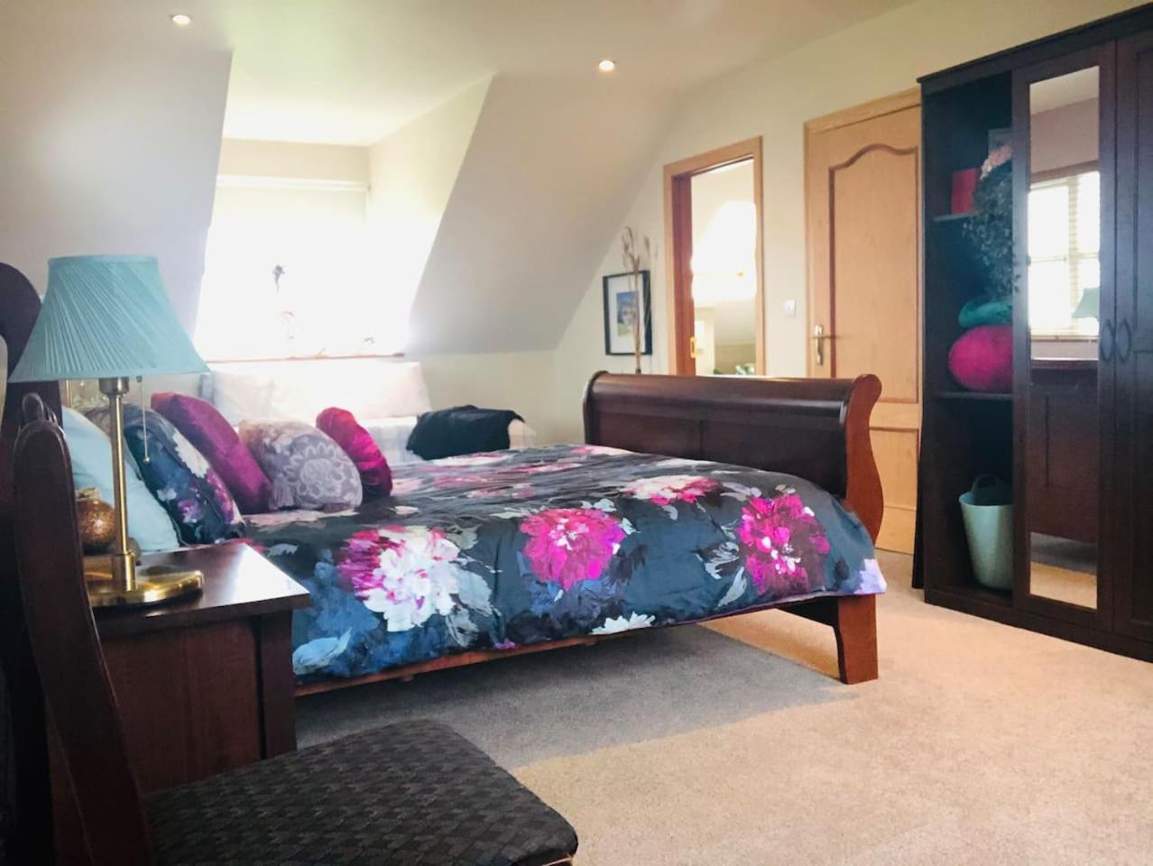 Connemara. 3 Bedroom, 8 Bed, Holiday home *