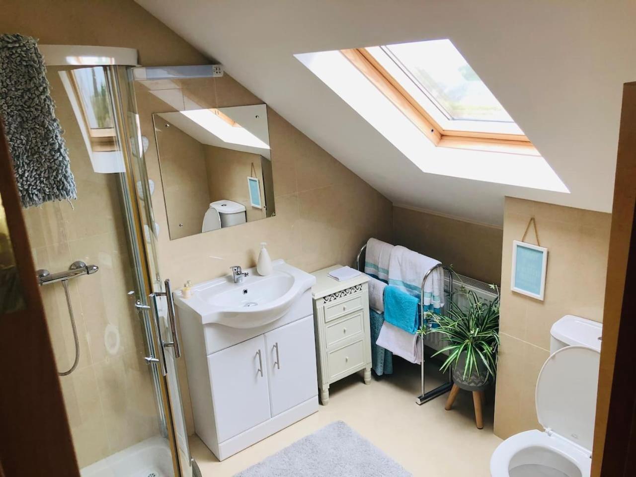 Connemara. 3 Bedroom, 8 Bed, Holiday home *