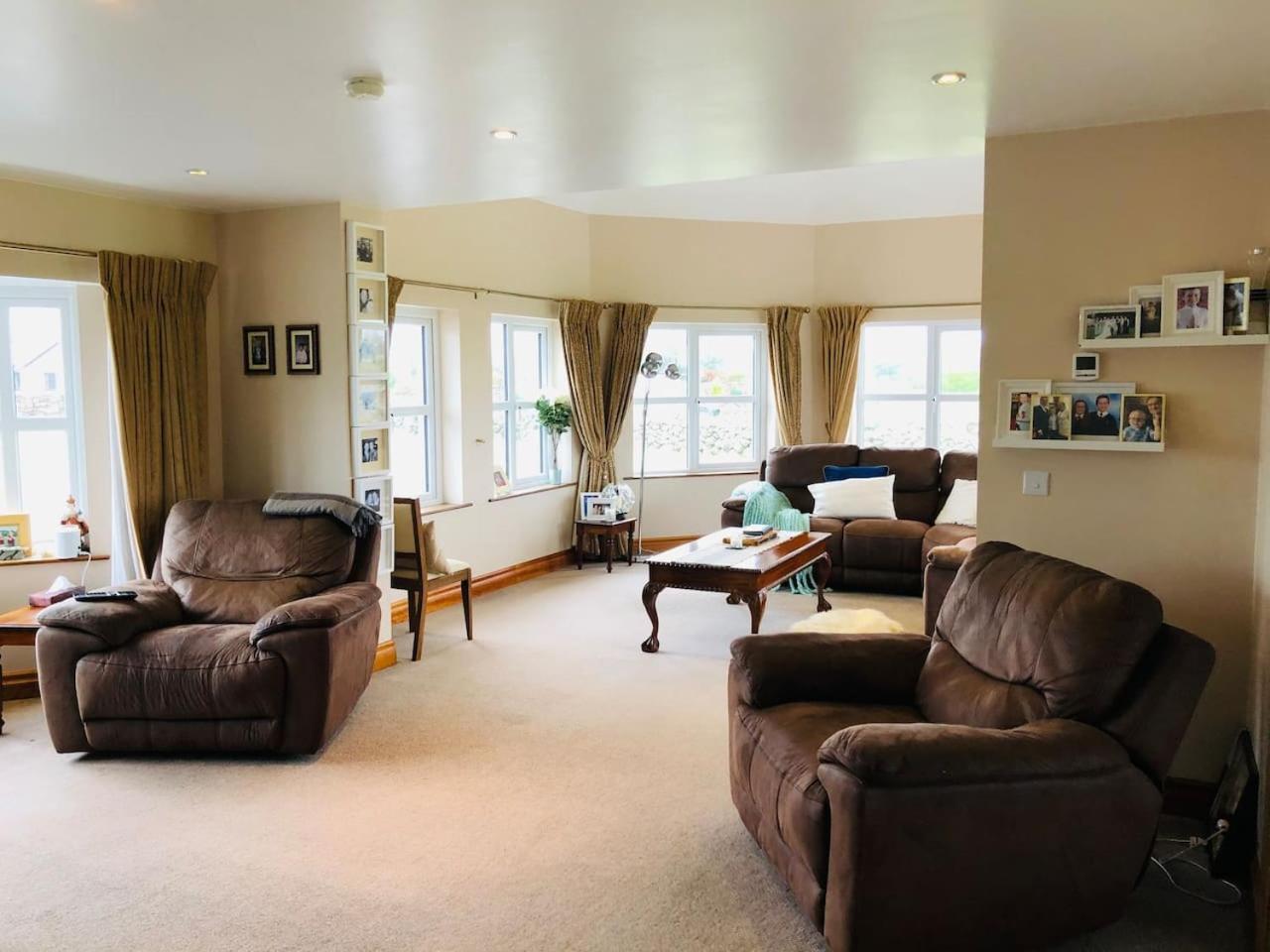 Connemara. 3 Bedroom, 8 Bed, Holiday home