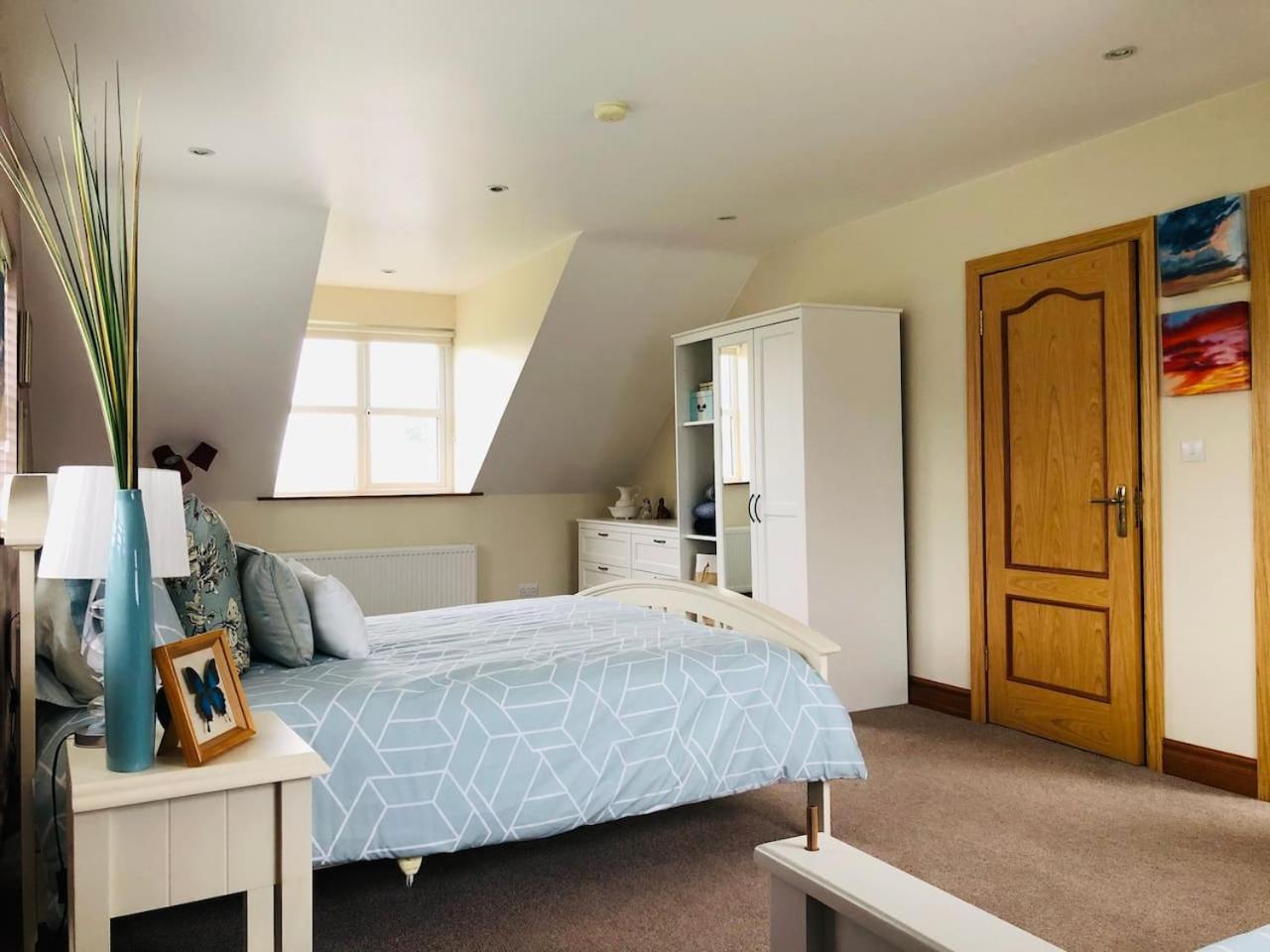 Connemara. 3 Bedroom, 8 Bed, Holiday home *