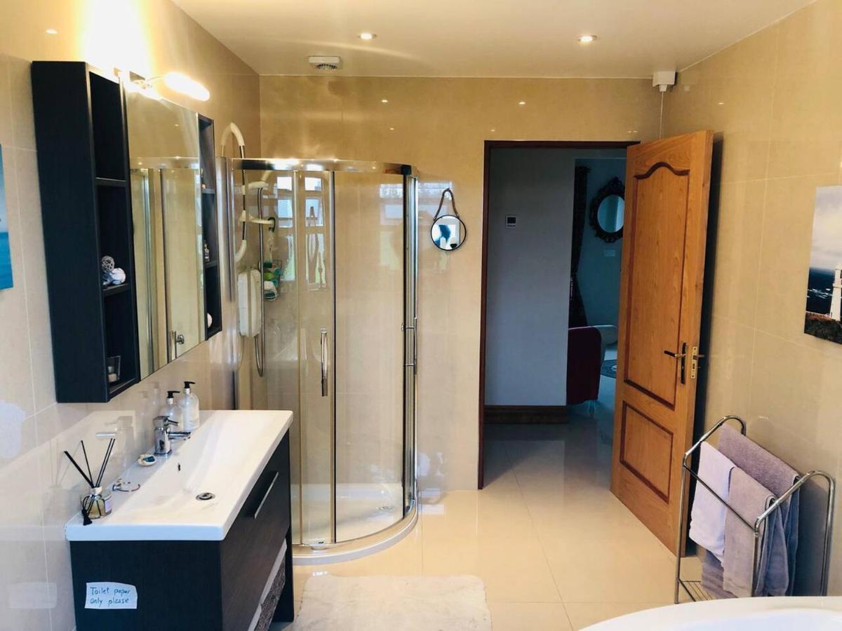 Connemara. 3 Bedroom, 8 Bed, Holiday home