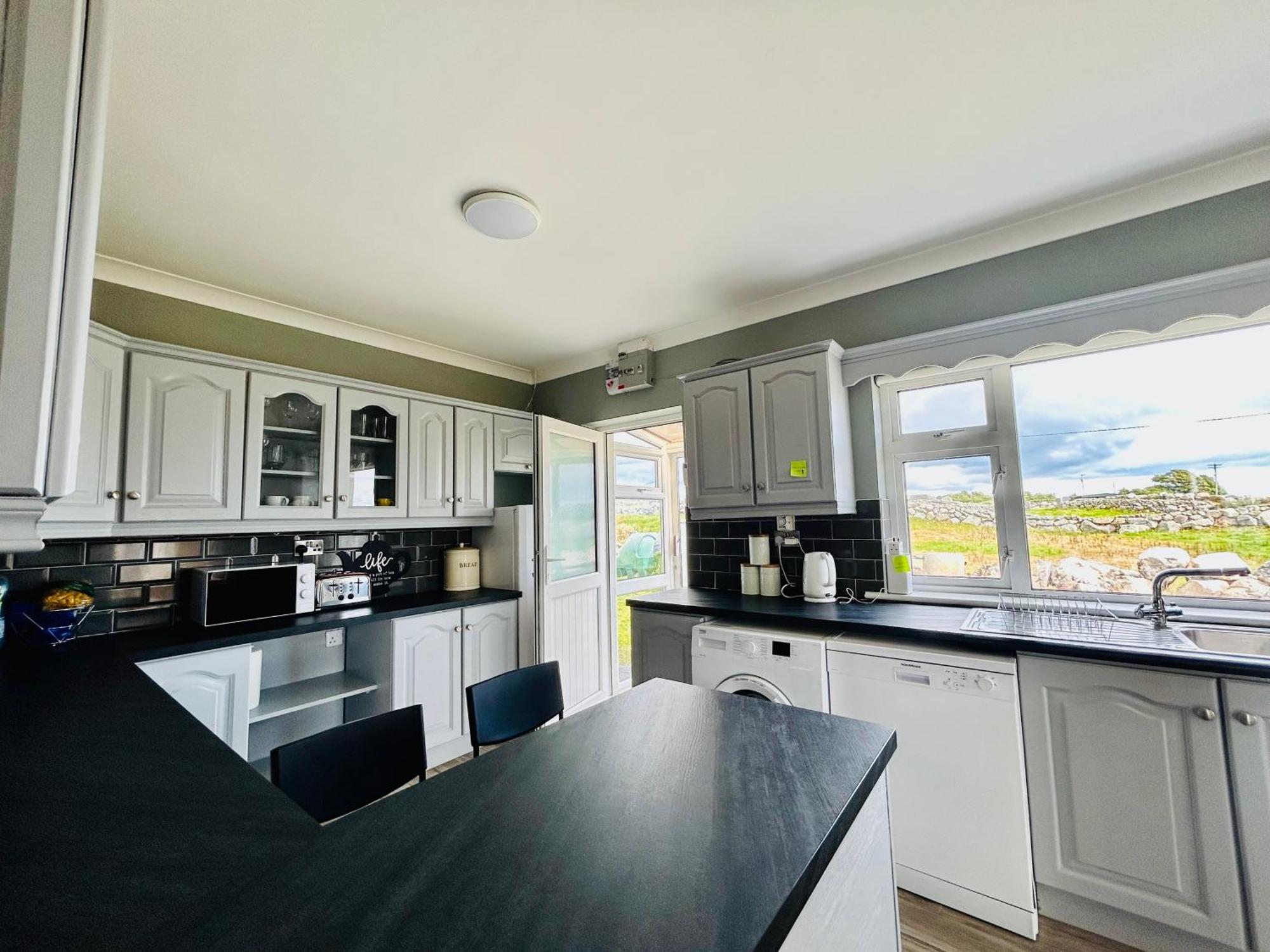 Ocean View House -connemarra