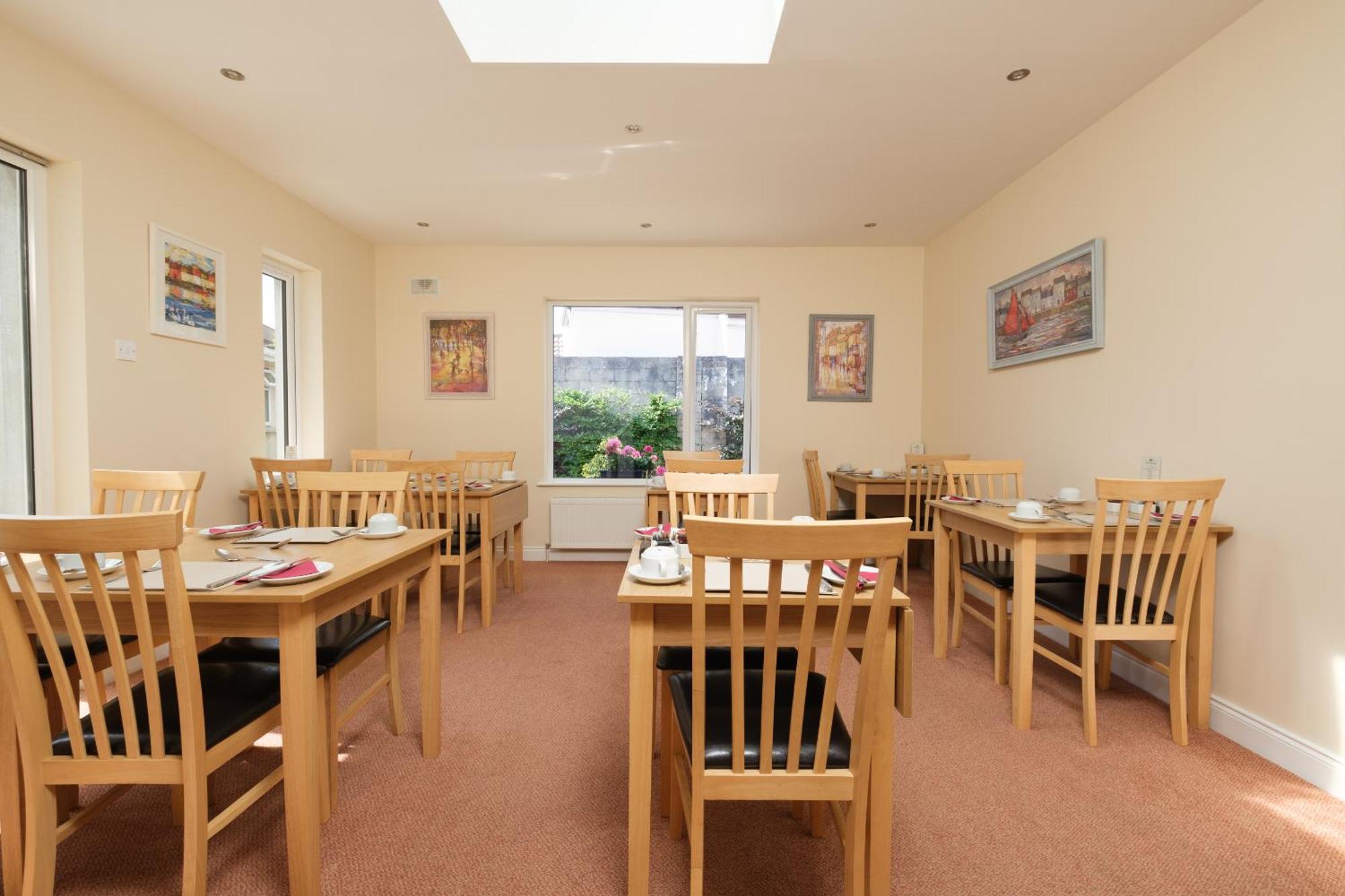 Four Seasons Bed & Breakfast 3*
