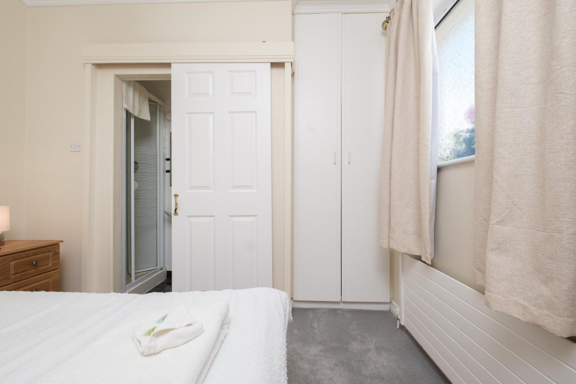 Four Seasons Bed & Breakfast