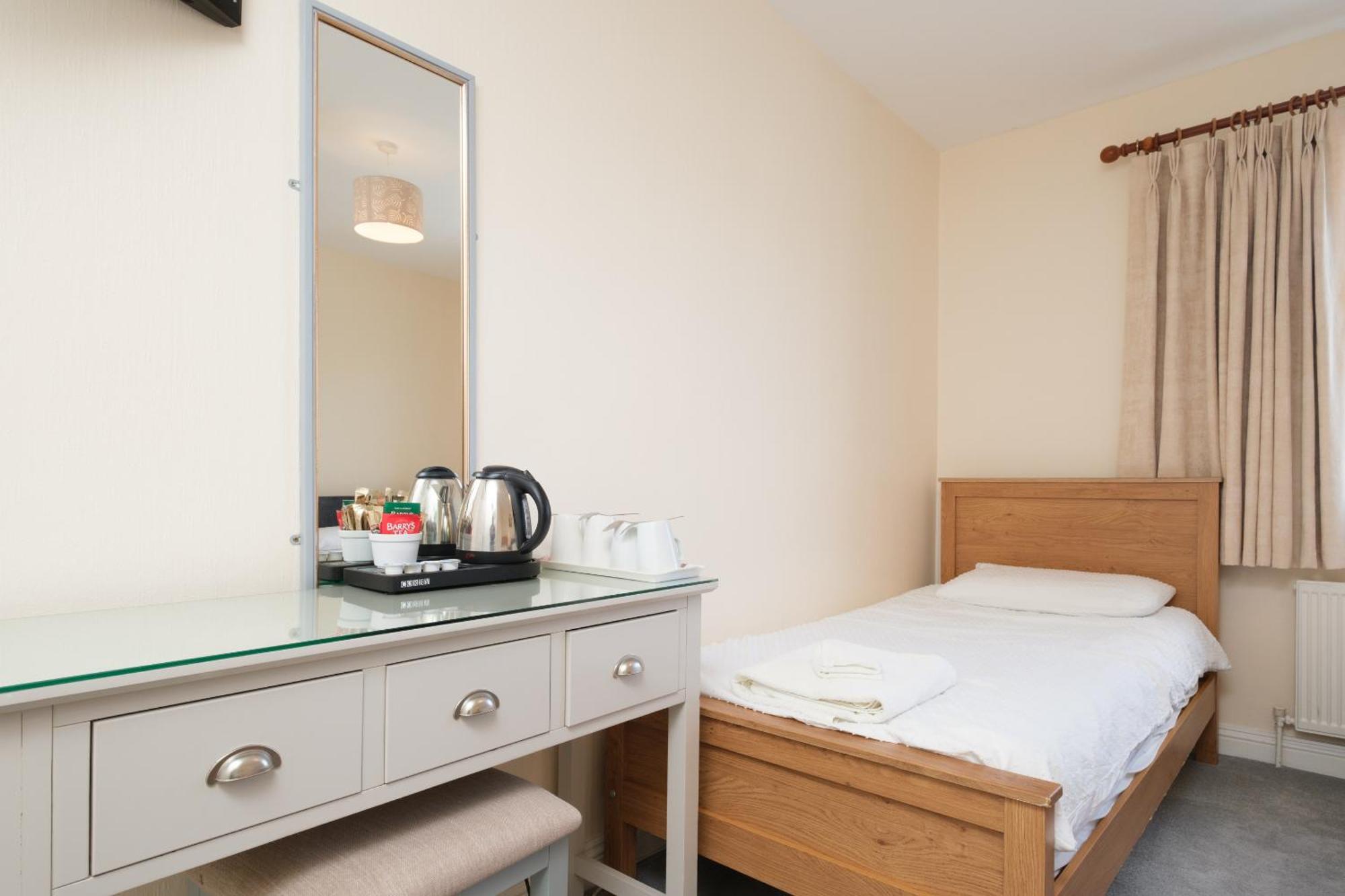 Four Seasons Bed & Breakfast 3*