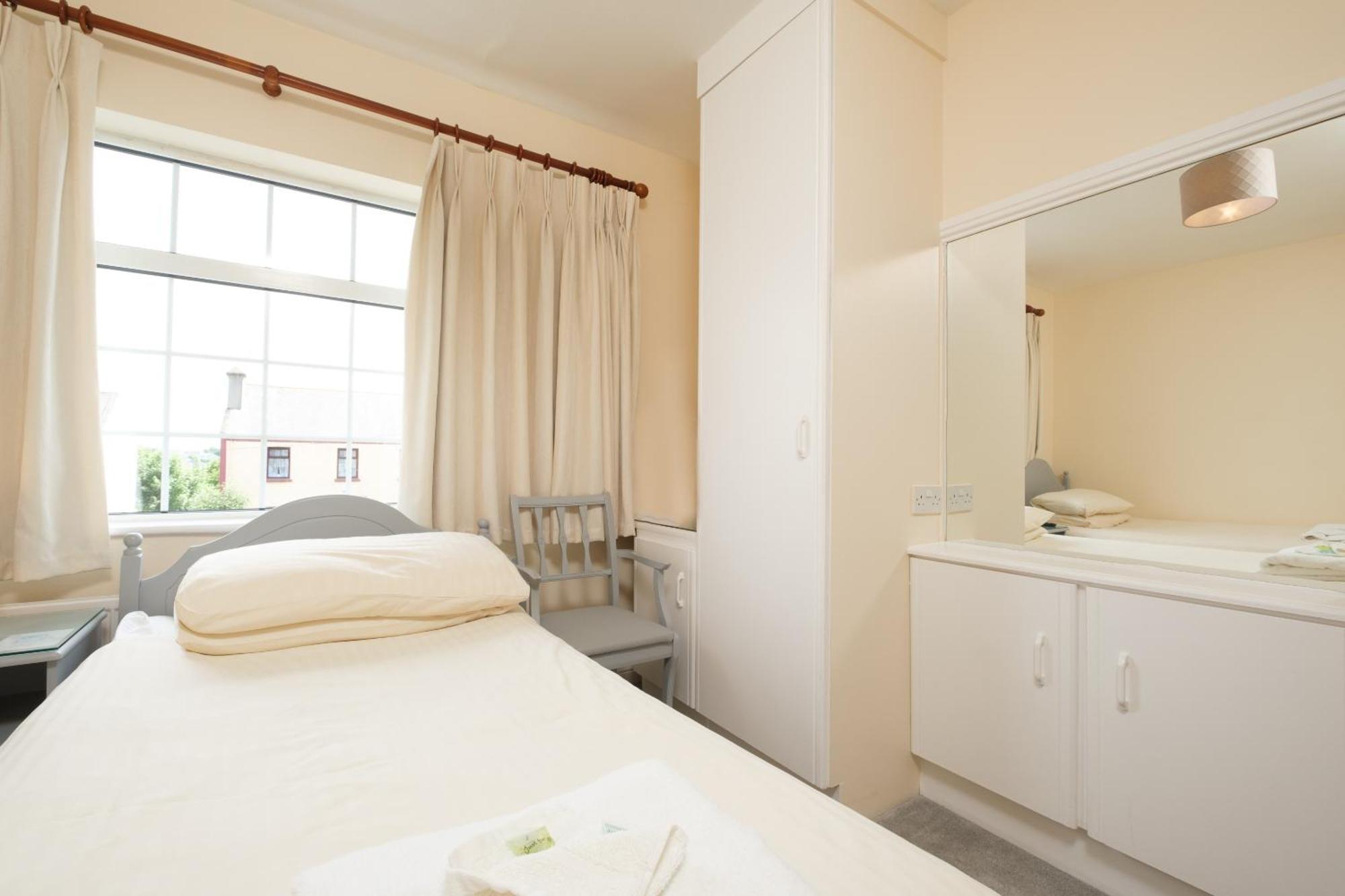 Four Seasons Bed & Breakfast 3*