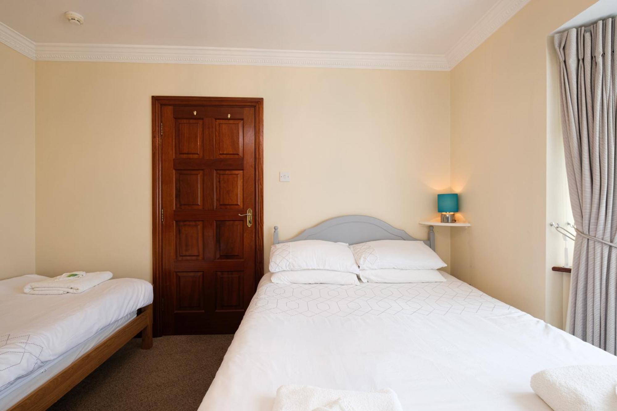 Four Seasons Bed & Breakfast 3*