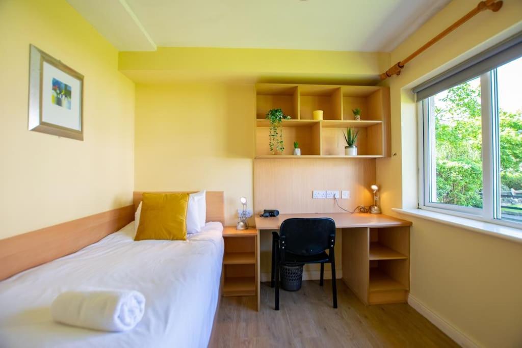 105 - Lovely Townhouse By Shortstays Holiday home Galway