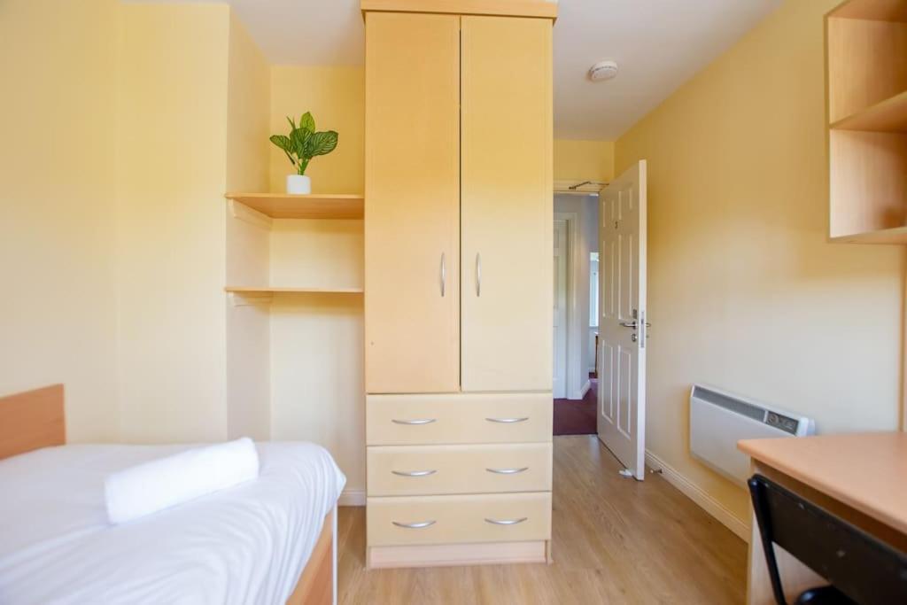 105 - Lovely Townhouse By Shortstays Holiday home Galway
