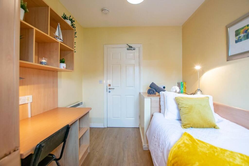 Holiday home 31 - Stunning Duplex By Shortstays