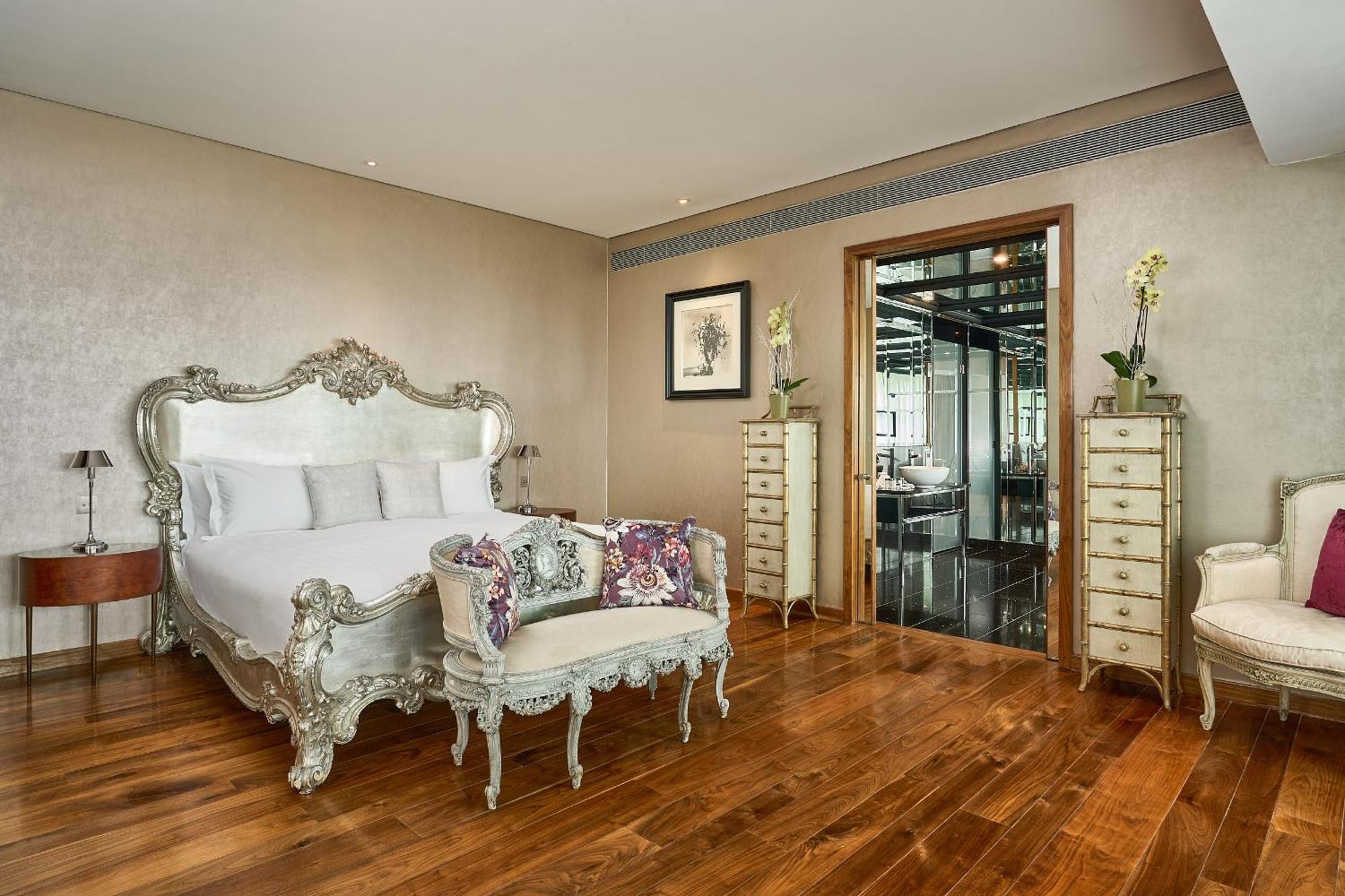 Hotel The G &
