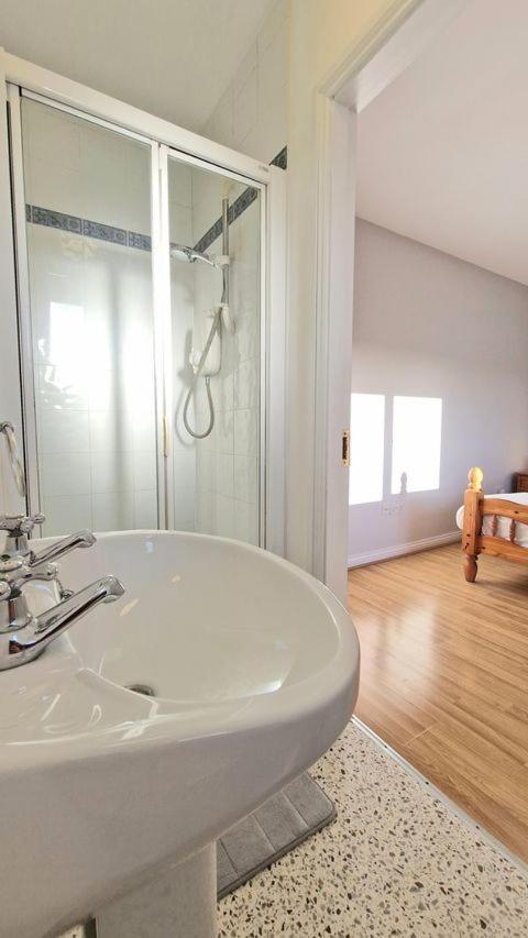 Cosy 3 Bedroom Ensuites * Galway