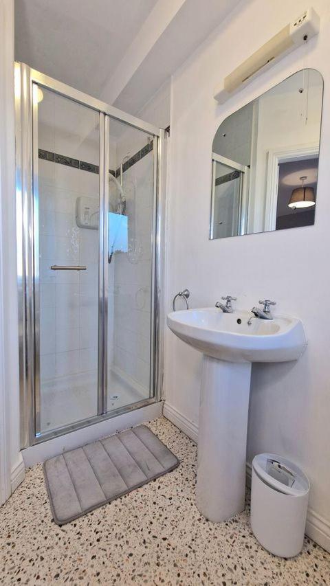 Cosy 3 Bedroom Ensuites * Galway