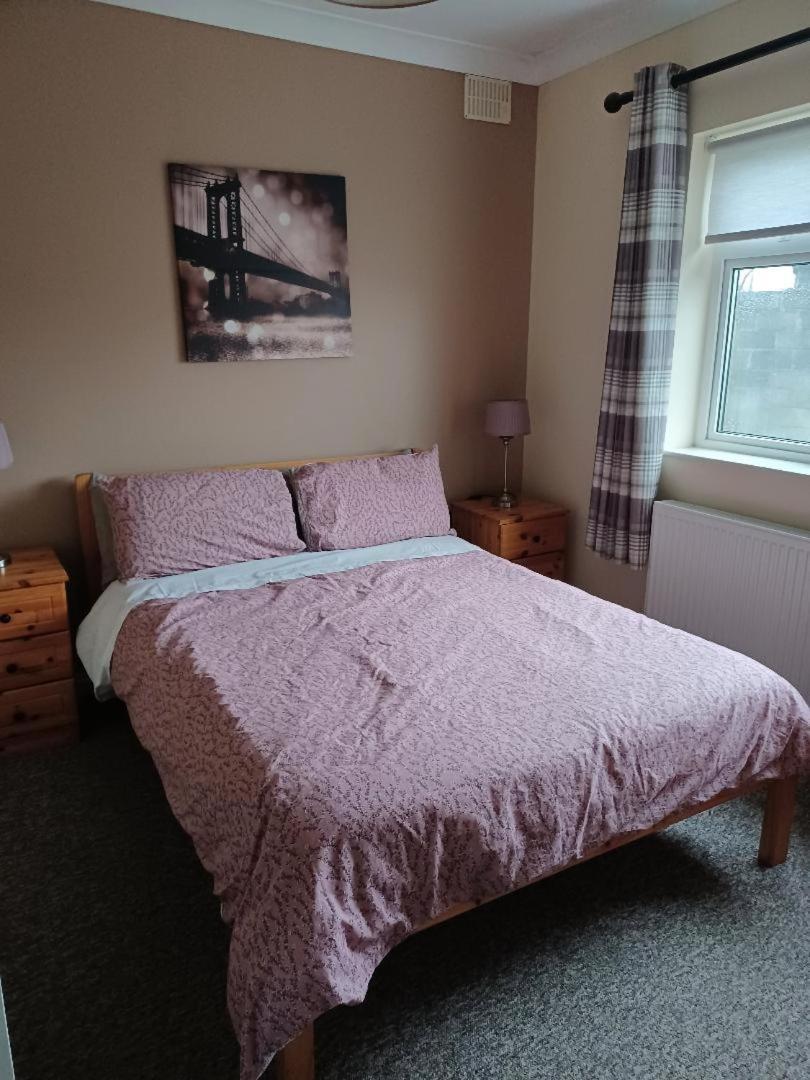 Cloonboo With Tours Sleeps 12 Holiday home