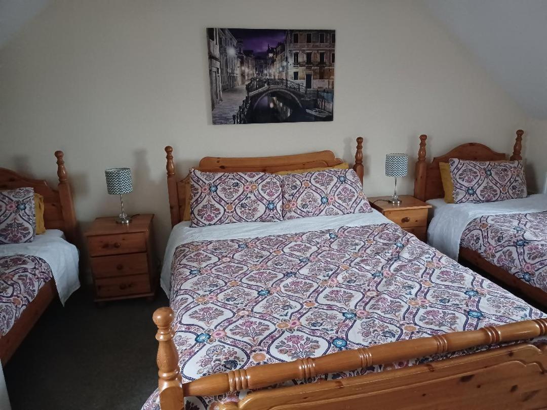 Cloonboo With Tours Sleeps 12 Holiday home