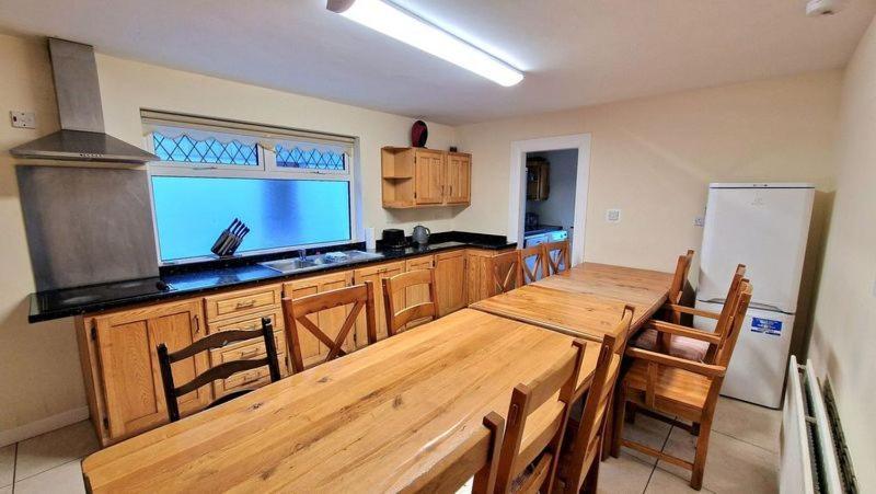 8 Bedroom Townhouse *