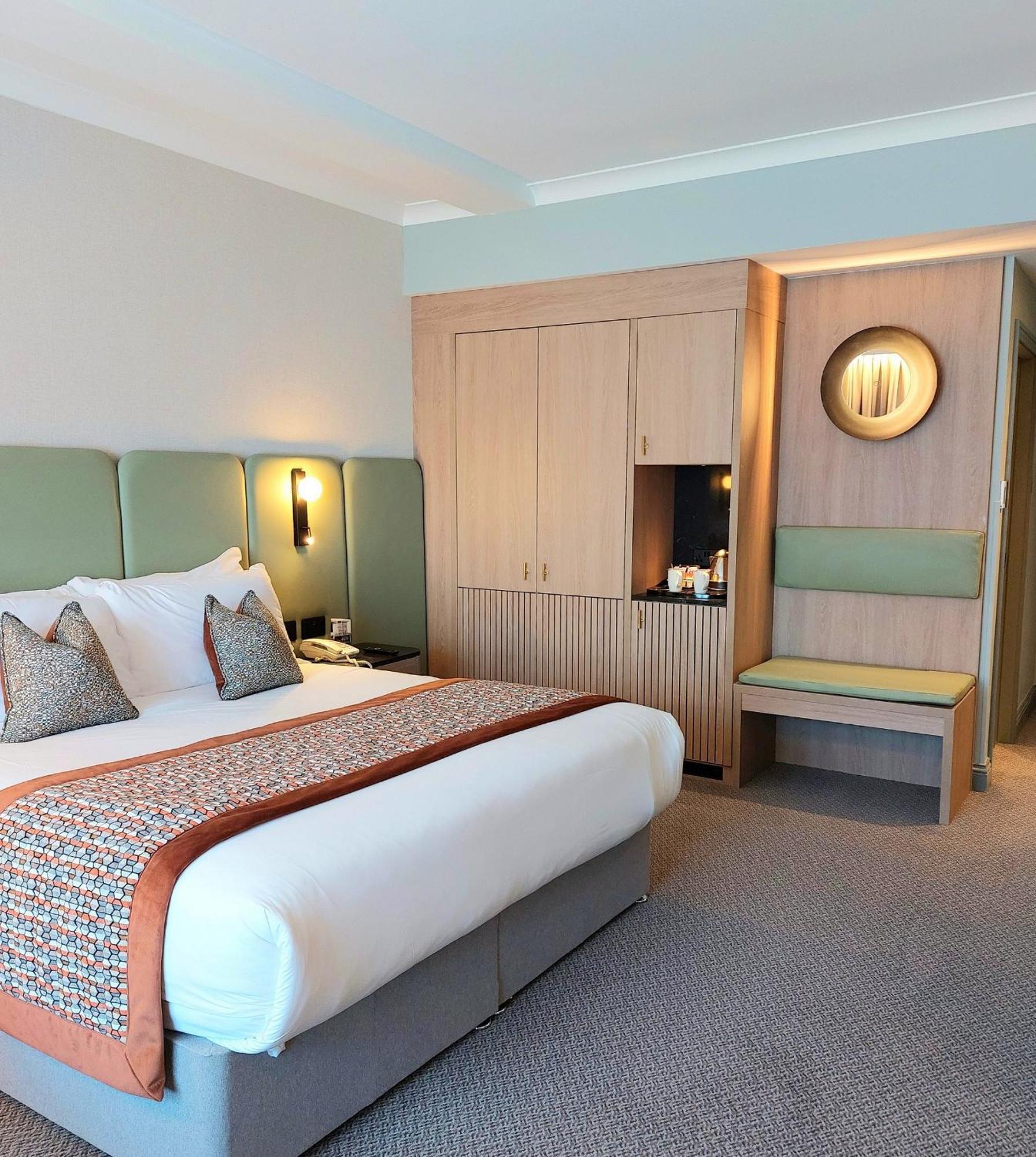 Menlo Park Hotel 4*