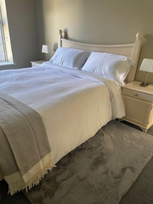 Charming House On Taylors Hill With Free Parking Villa