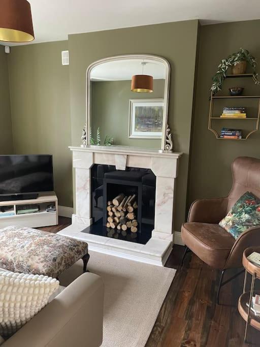 Charming House On Taylors Hill With Free Parking Villa