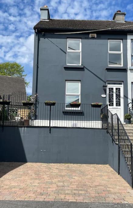 Charming House On Taylors Hill With Free Parking Villa