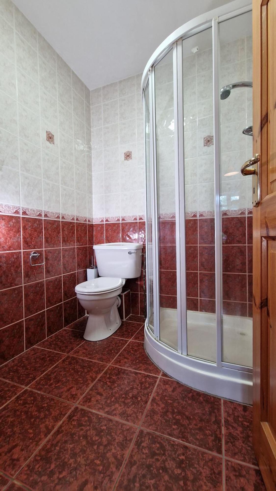 3 Bedroom Centre Apartment *