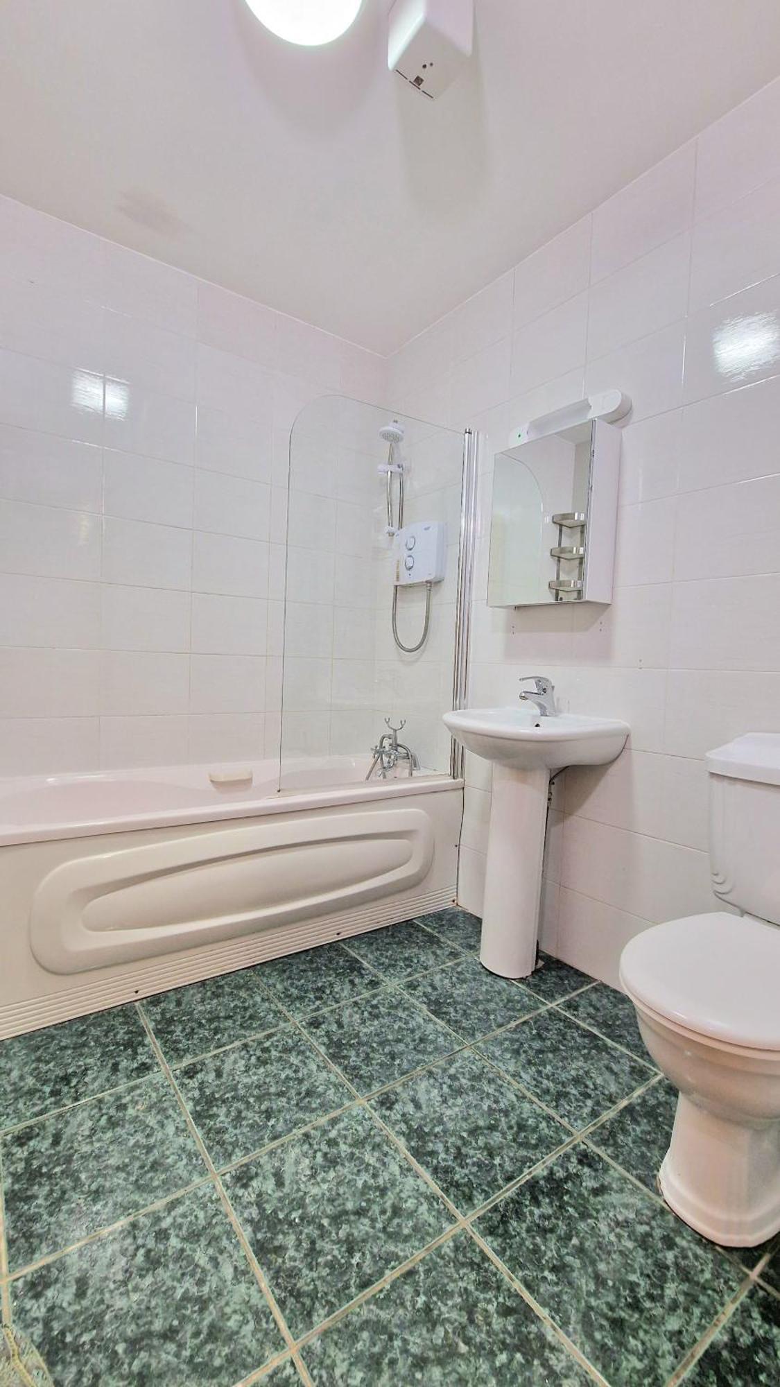 3 Bedroom Centre Apartment Galway