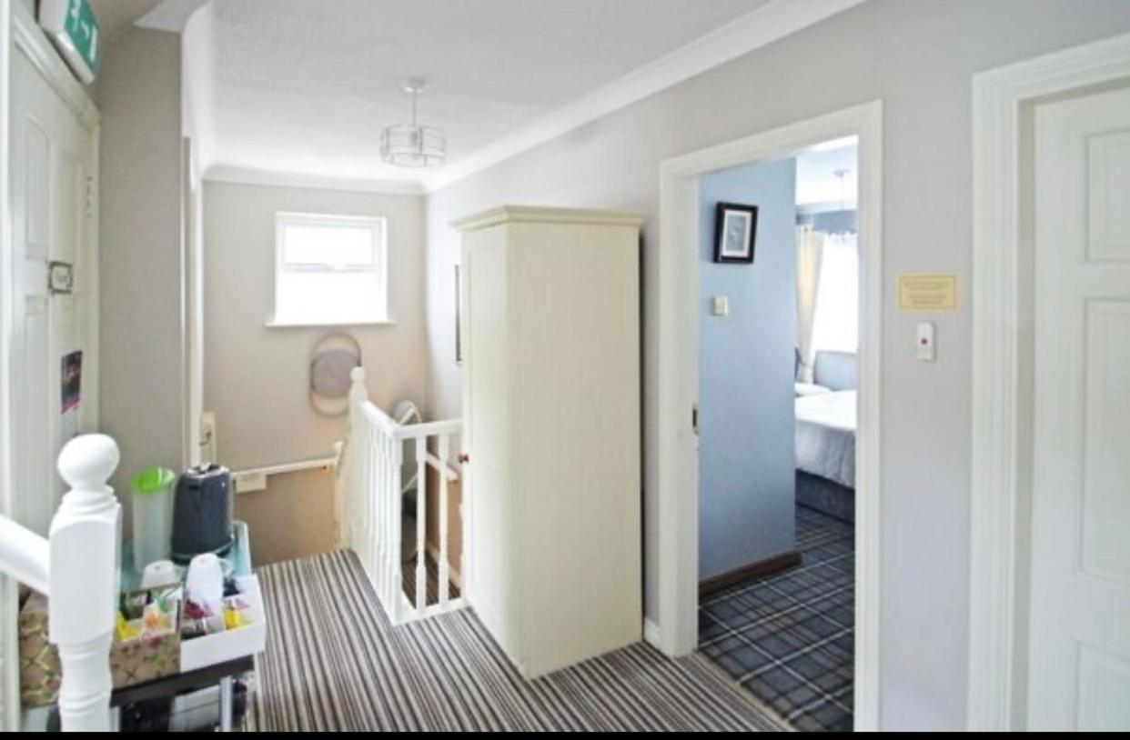 Bed & Breakfast Almara House