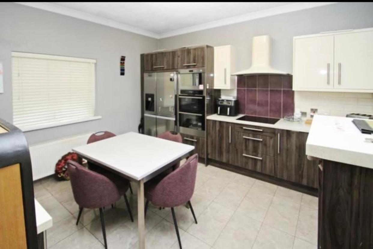 Bed & Breakfast Almara House Galway