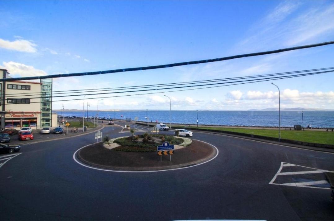 Seaside Views Apartment