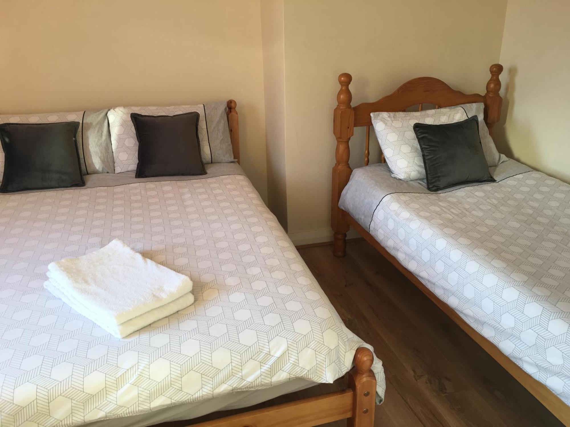 Private Double & Twin Rahoon Homestay *