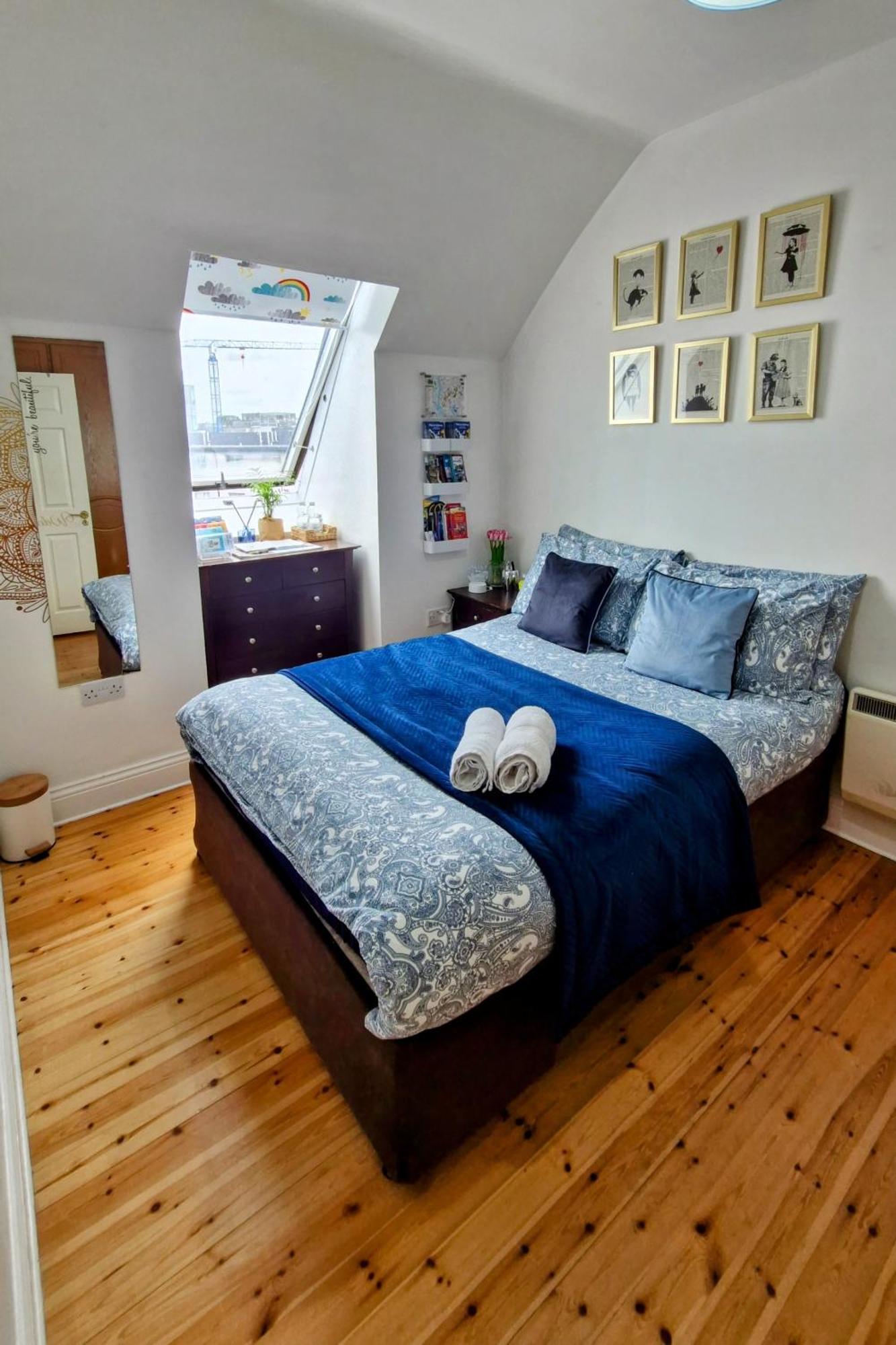 Private Double Bedroom In Front Of The Port - Homestay