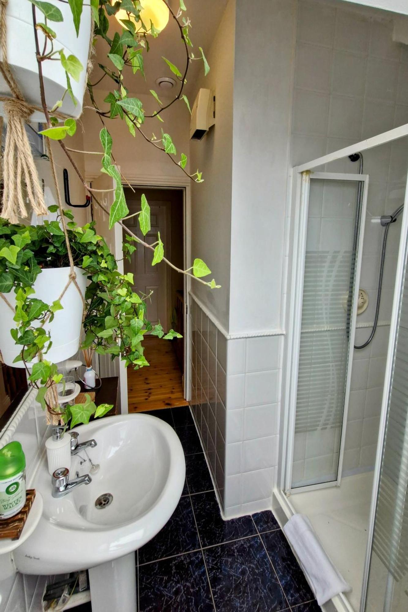 Private Double Bedroom In Front Of The Port - Homestay *